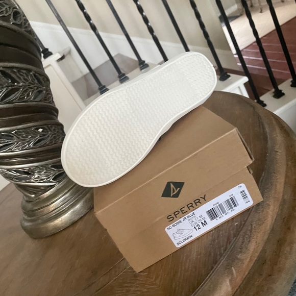 Kids Shoes - Picture 2 of 3